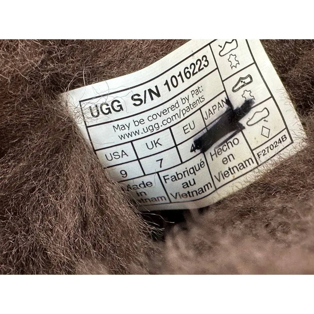 UGG Classic II Genuine Shearling Lined Short Boot Burnt Cedar SZ 9